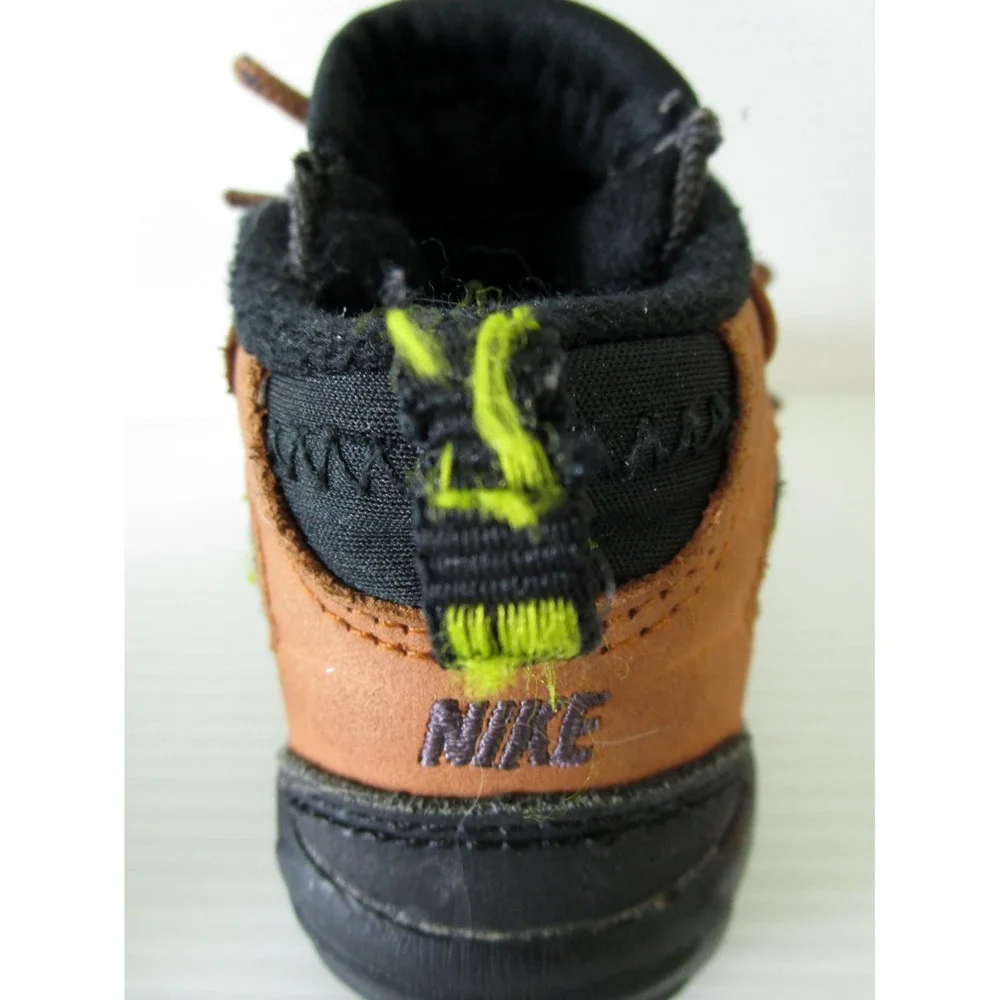 Nike Vintage Todler Boy Brown Sneaker Shoes Size 4 HTF